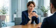 Souverän verhandeln: Erfolgreiche Strategien für Gehalts- und Projektgespräche